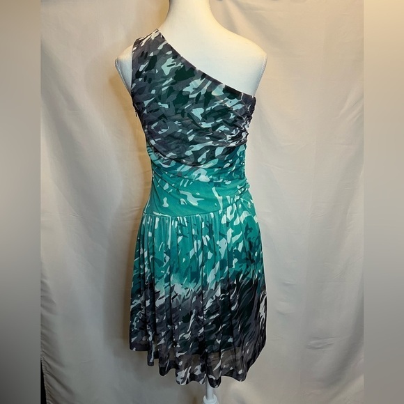 ⭐️ NINE WEST ~ Green & Gray One Shoulder Party Cocktail Dress- size 2 - Picture 6 of 12